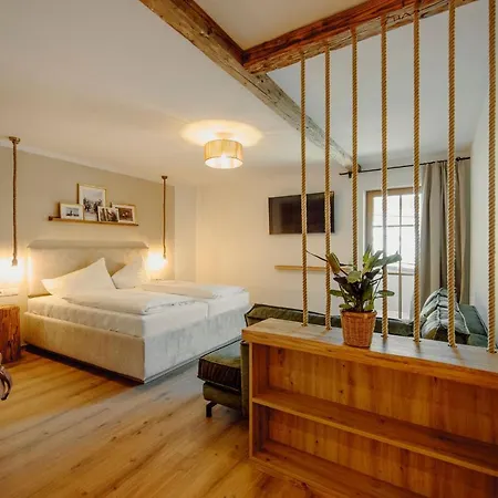 Ξενοδοχείο Uncle Jacks 4*