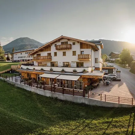 Ξενοδοχείο Uncle Jacks 4*