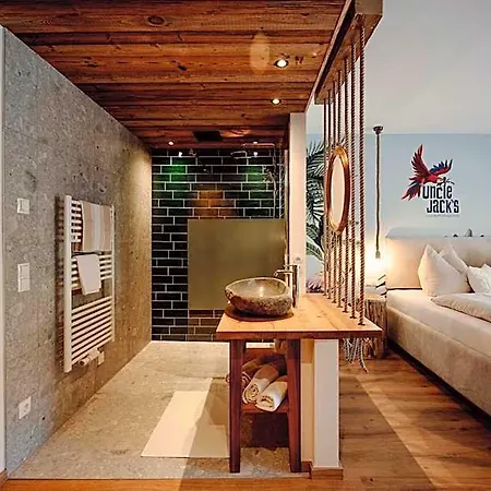 Hotel Uncle Jacks 4*