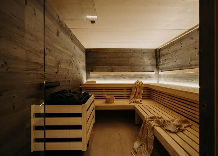 Uncle Jacks Hotel 4*